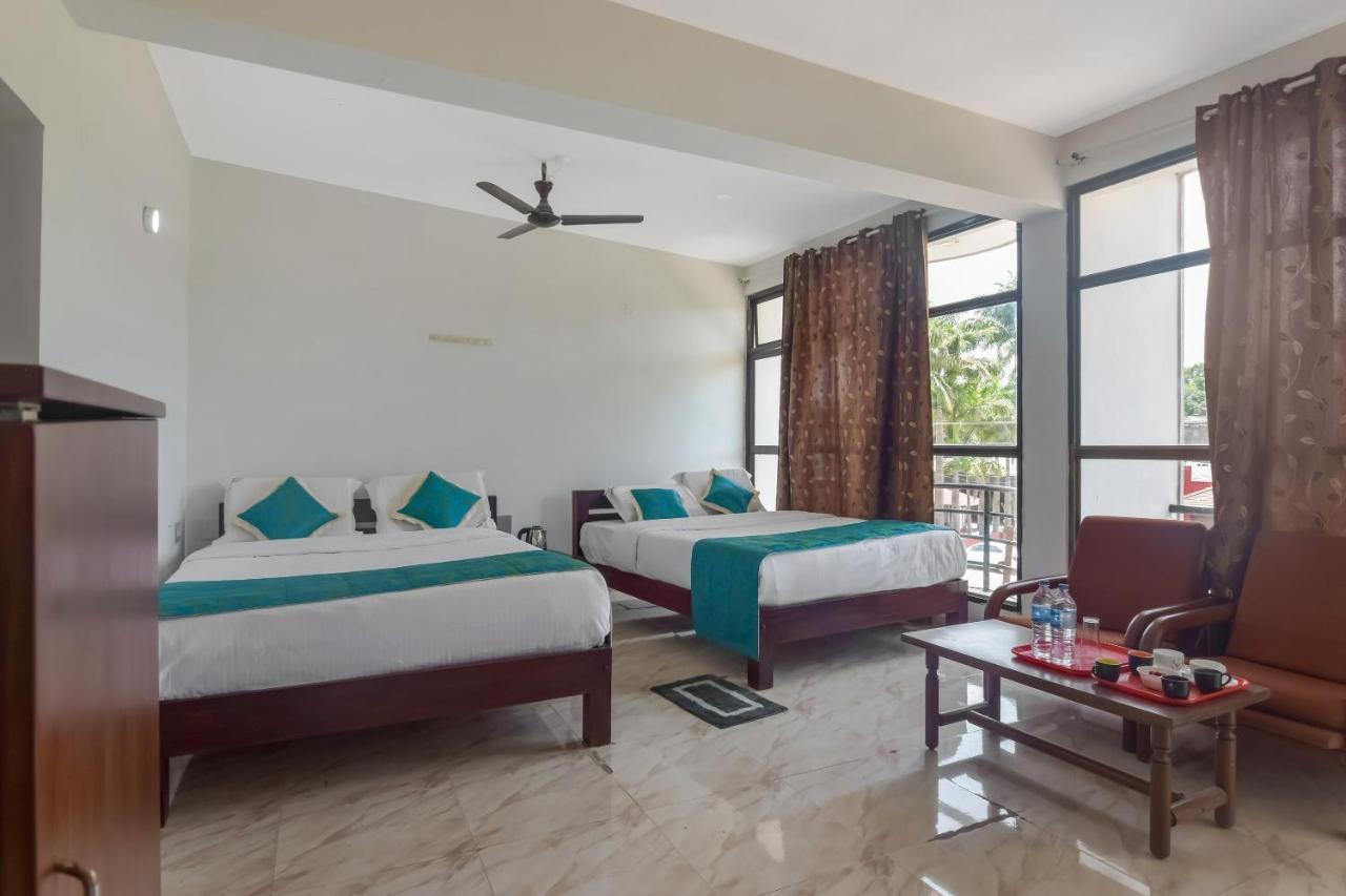 Oyo 13581 Hotel Raj Madikeri Exterior foto